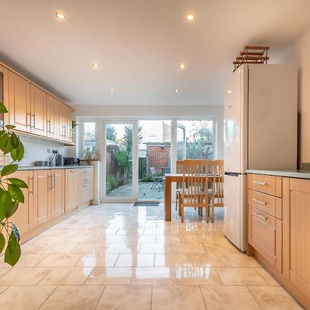 Best Price! Large Home For 4 - Smart Tv - Comfy Beds - Garden - 4 Single Beds Or 2 Doubles! Πόρτσμουθ Εξωτερικό φωτογραφία